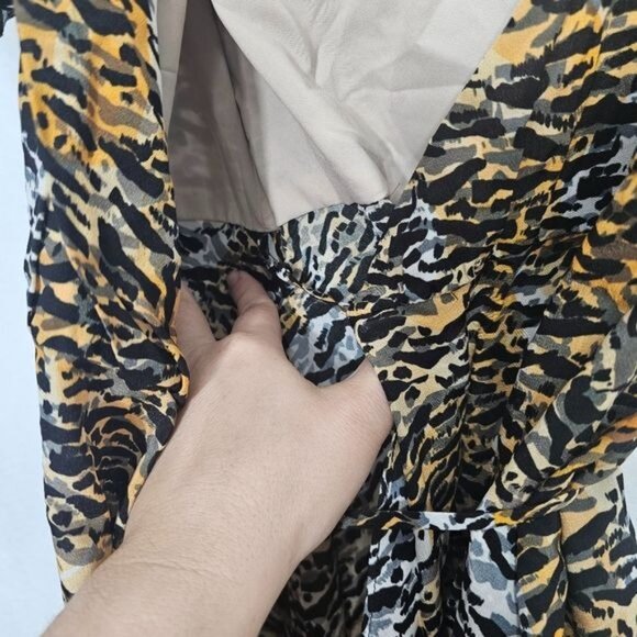 SALONI Ink Tiger Animal Print Black Lea Silk Crepe Wrap Dress 8 - Picture 12 of 14